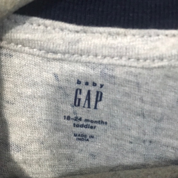 GAP - Picture 3 of 3